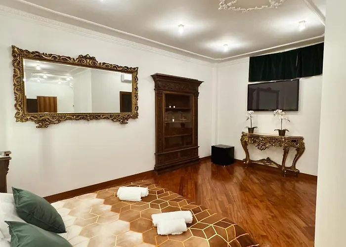 Residenza Tritone - Trevi Fountain 4*