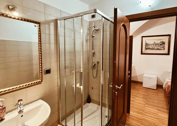 Residenza Tritone - Trevi Fountain 4* Roma